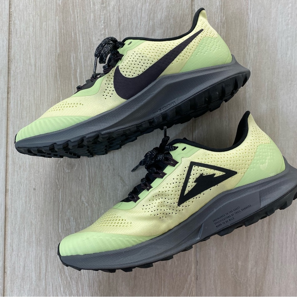 Nike Women's Air Zoom Pegasus 36 Trail AR5676-300 Luminous Green Hiking Sz 7.5